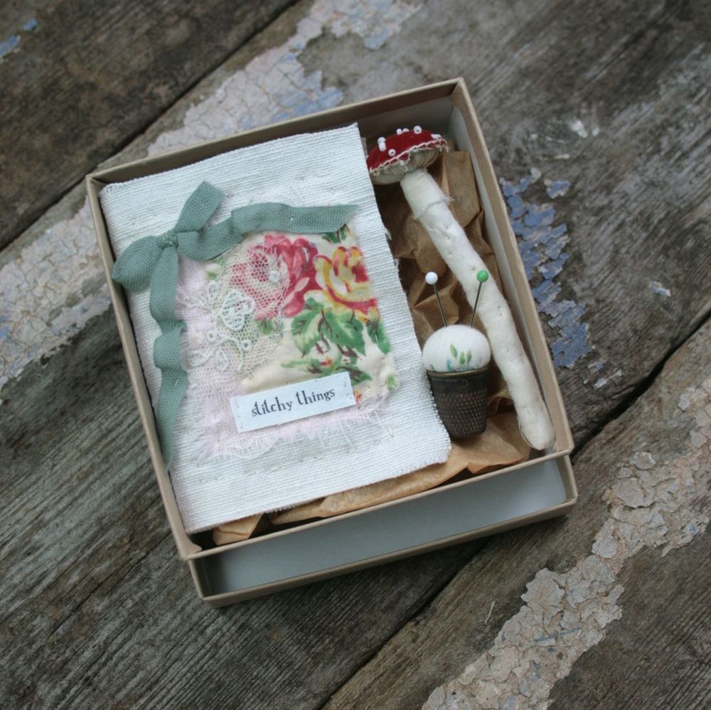 Needlebook/Pincushion Gift Set F