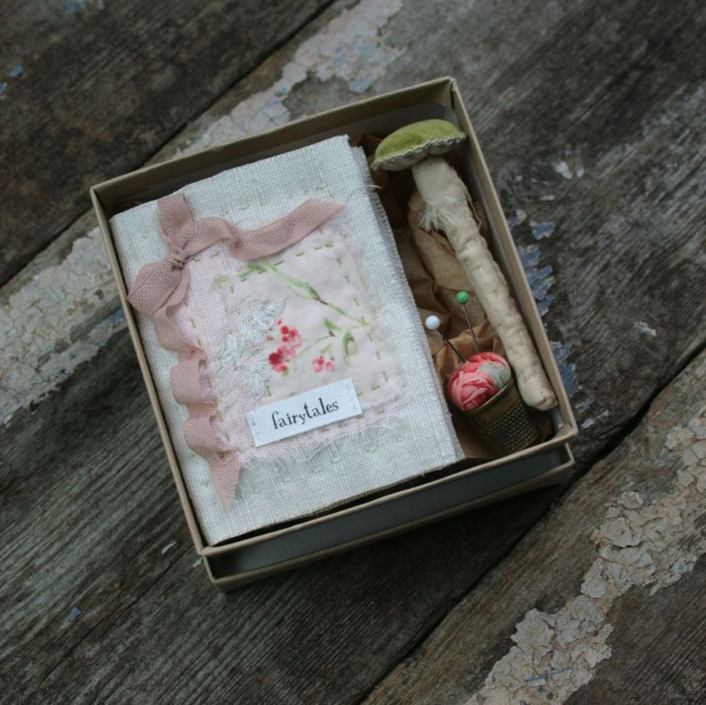 Needlebook/Pincushion Gift Set G
