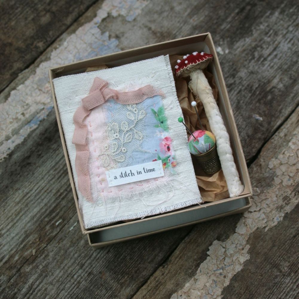 Needlebook/Pincushion Gift Set H