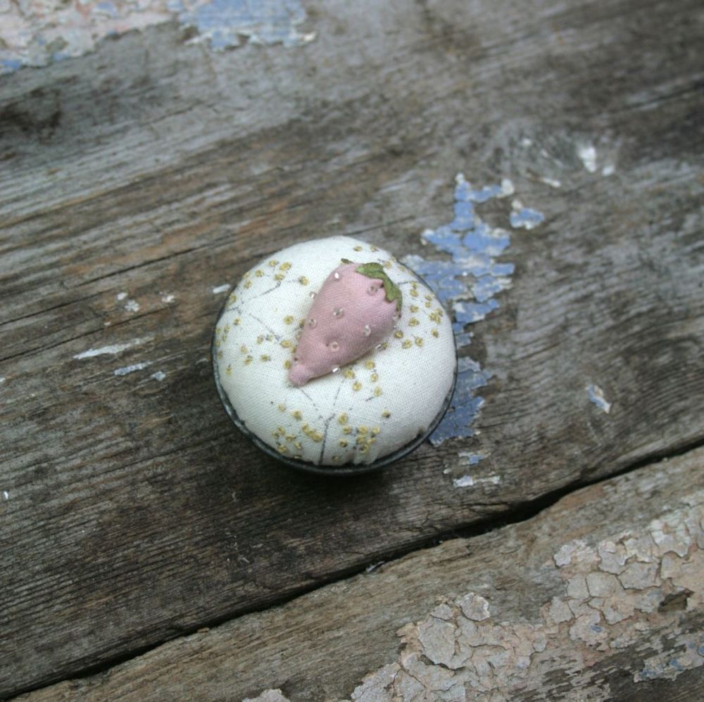 Mini Tin Pincushion G