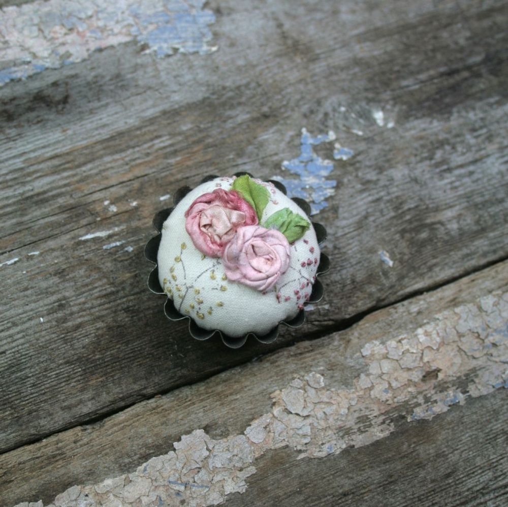 Mini Tin Pincushion K
