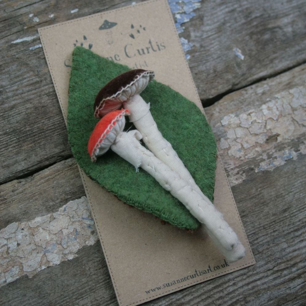 Toadstool and Leaf Brooch H