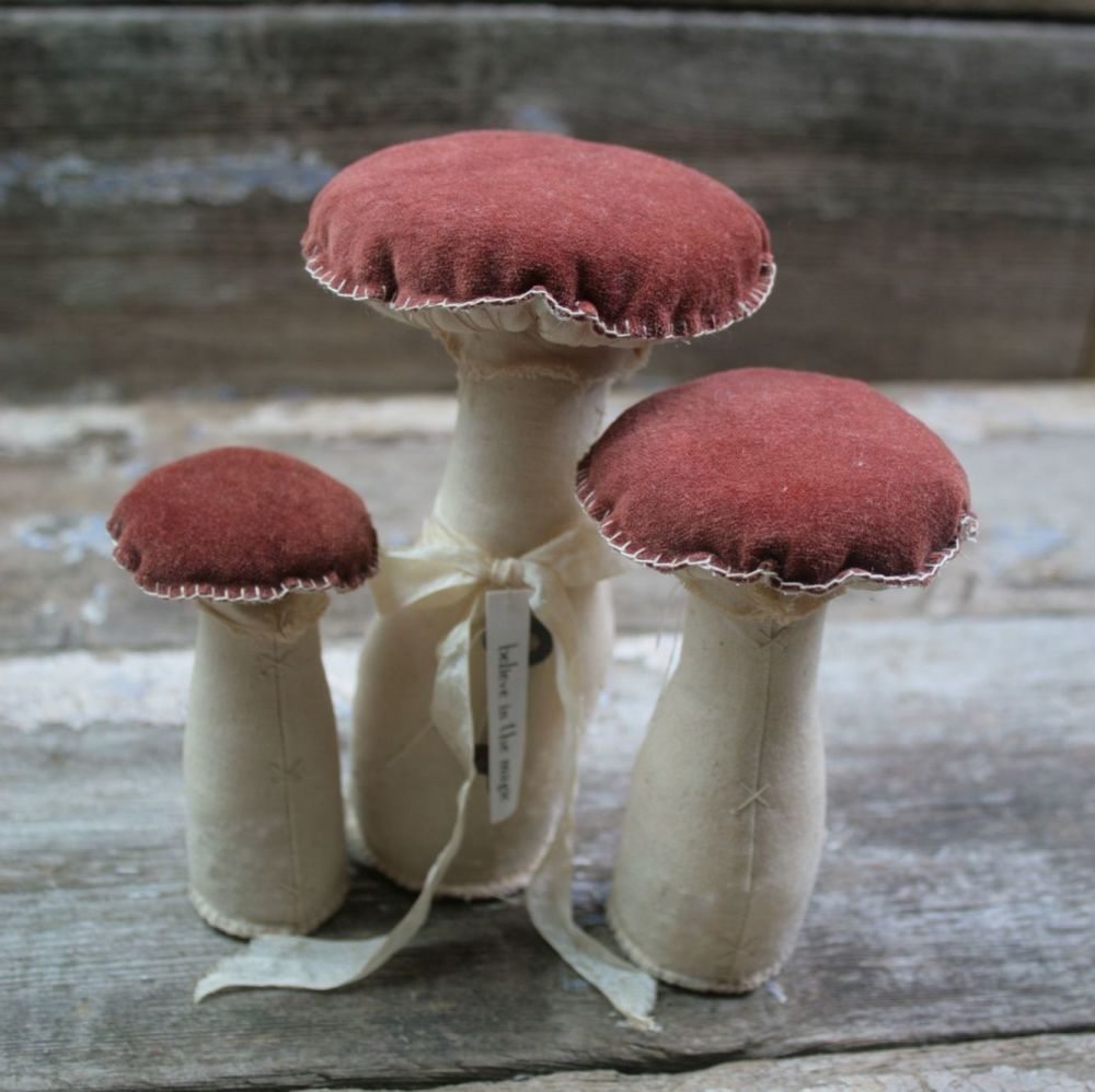 Set of three velvet toadstools B