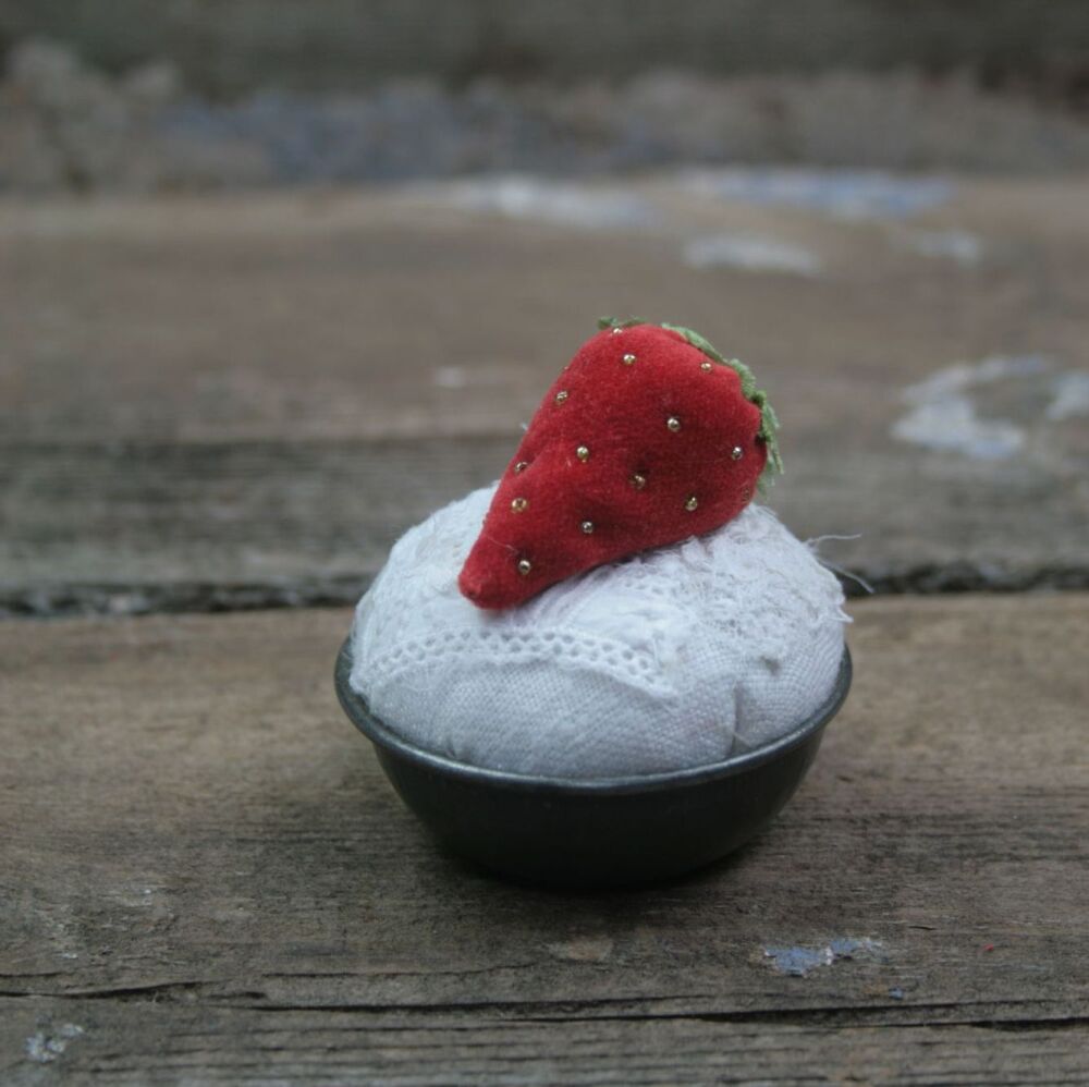Strawberry Pincushion/Decoration H
