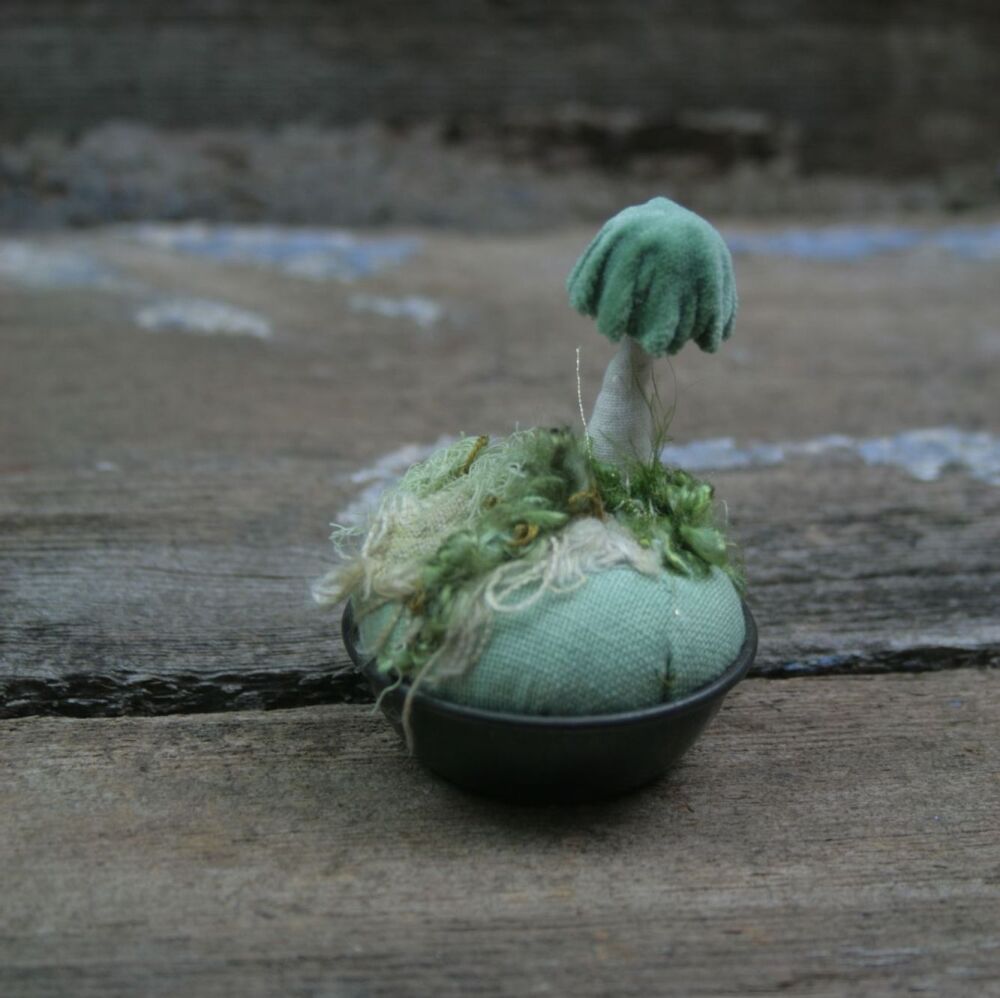 Small Toadstool Pincushion/Decoration P