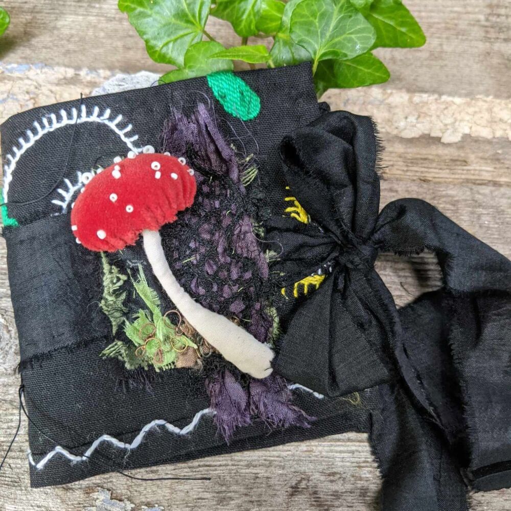 Toadstool needlebook black 2