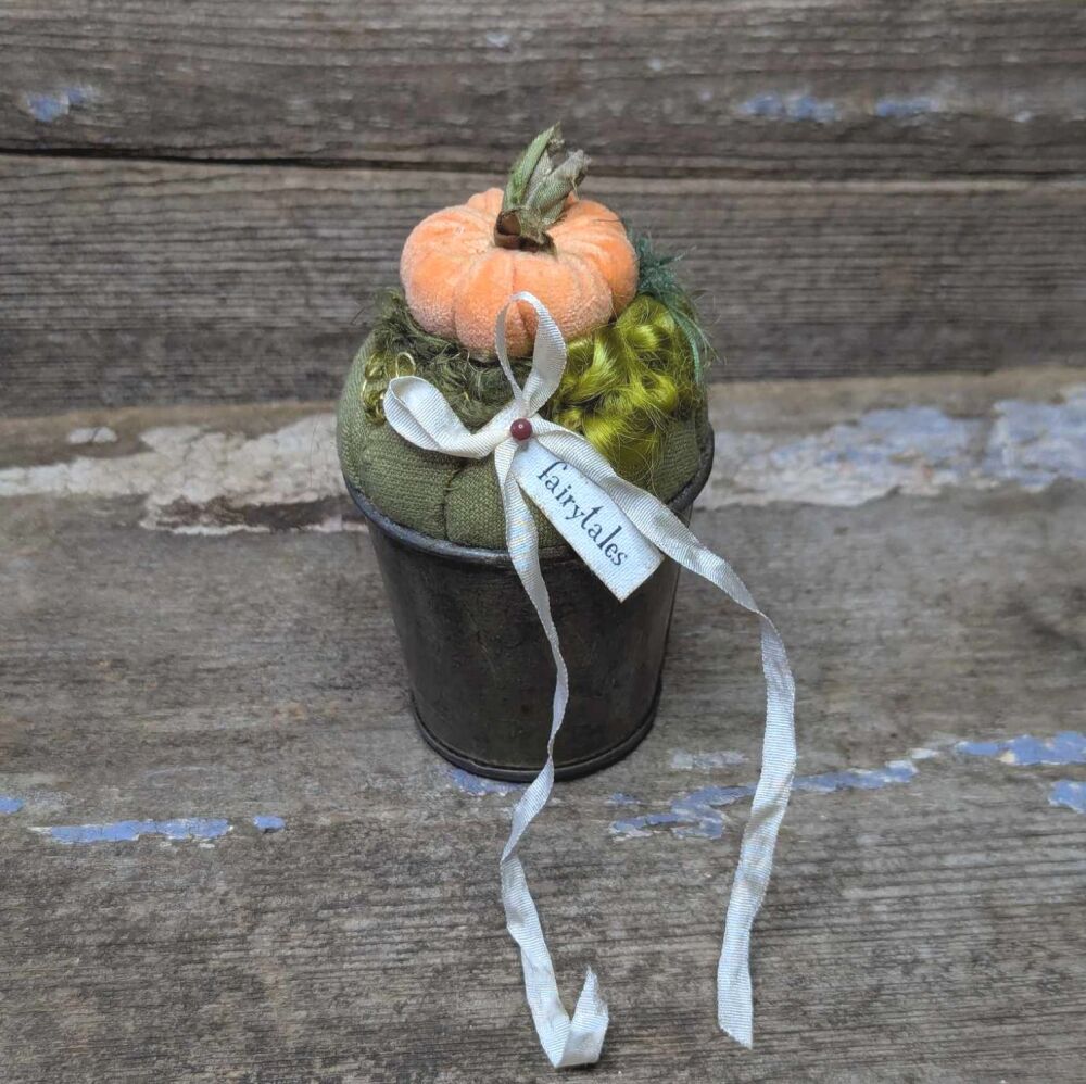 Velvet Pumpkin Pincushion 2