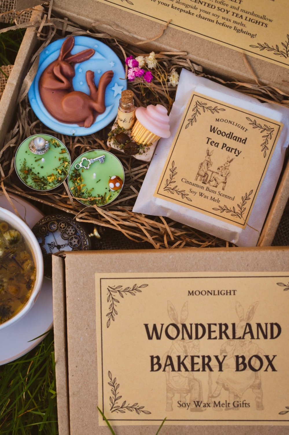 Wonderland Bakery Box