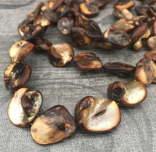 Chocolate Large Shell Nuggets Strand
