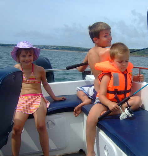 children on premiere boat