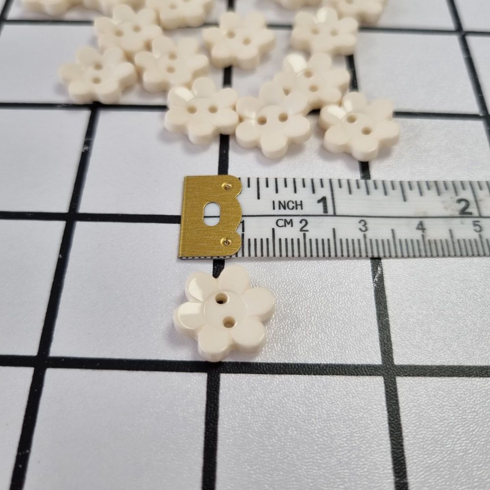 15mm Flower Buttons - Cream