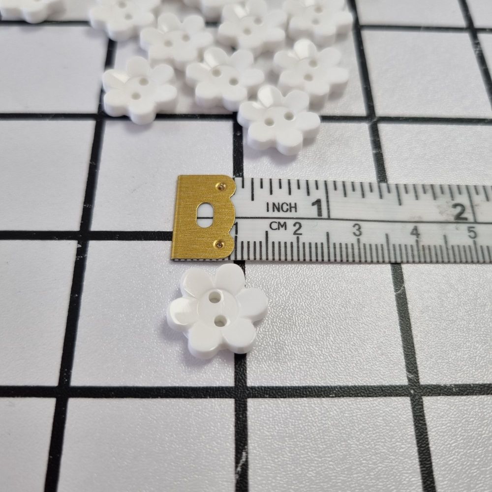 15mm Flower Buttons - White