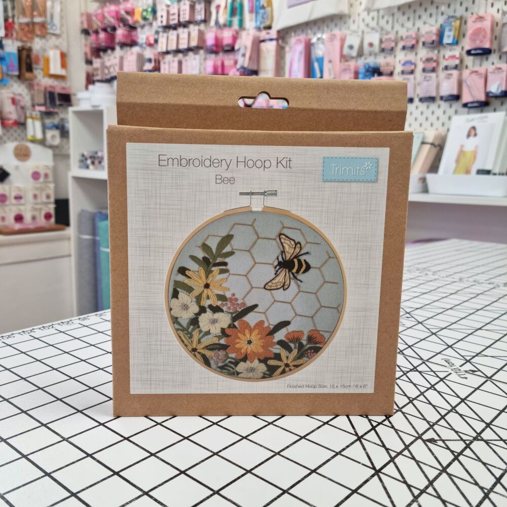 Bee - Embroidery Hoop Kit