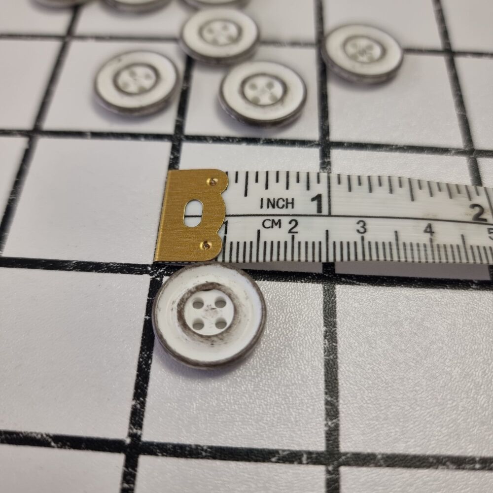White - 15mm 4 Hole Italian Vintage Buttons