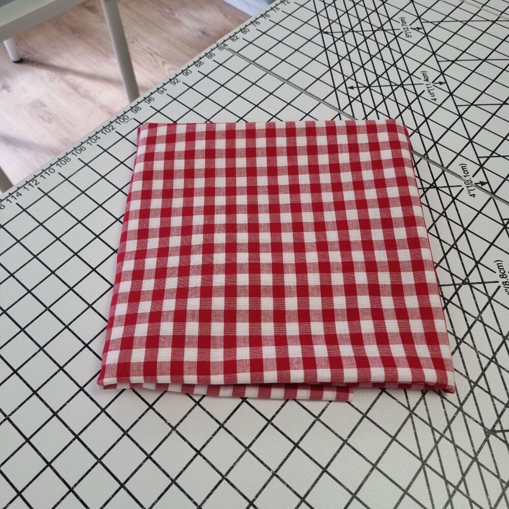 Red Small Cotton Gingham - REMNANT - 139cm x 140cm
