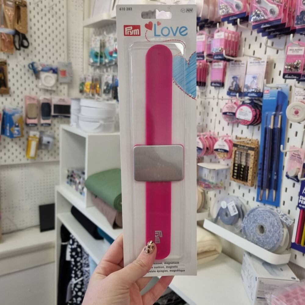 Prym Loves Wrist Magnetic Pin Cushion - Pink