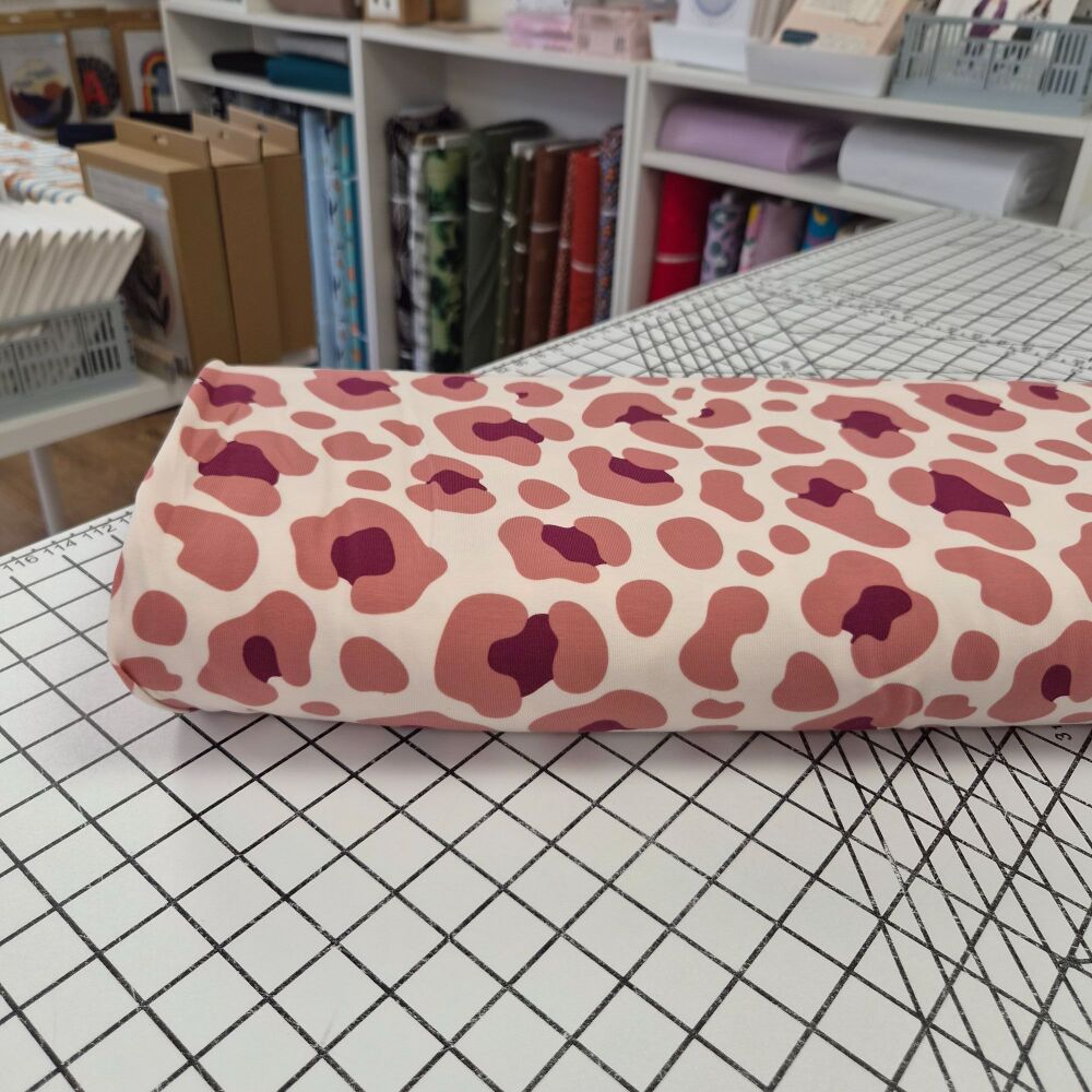 Lovely Leopard - Cotton Jersey