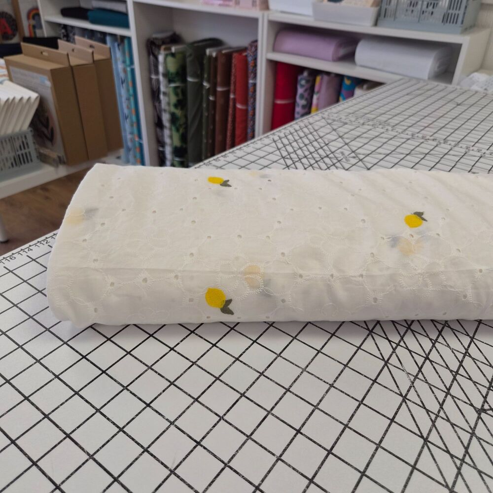 Lemons - Broderie Anglaise