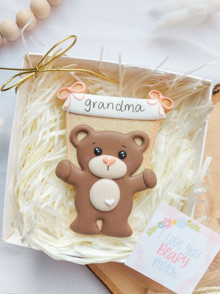 Personalised banner bear cookie gift box
