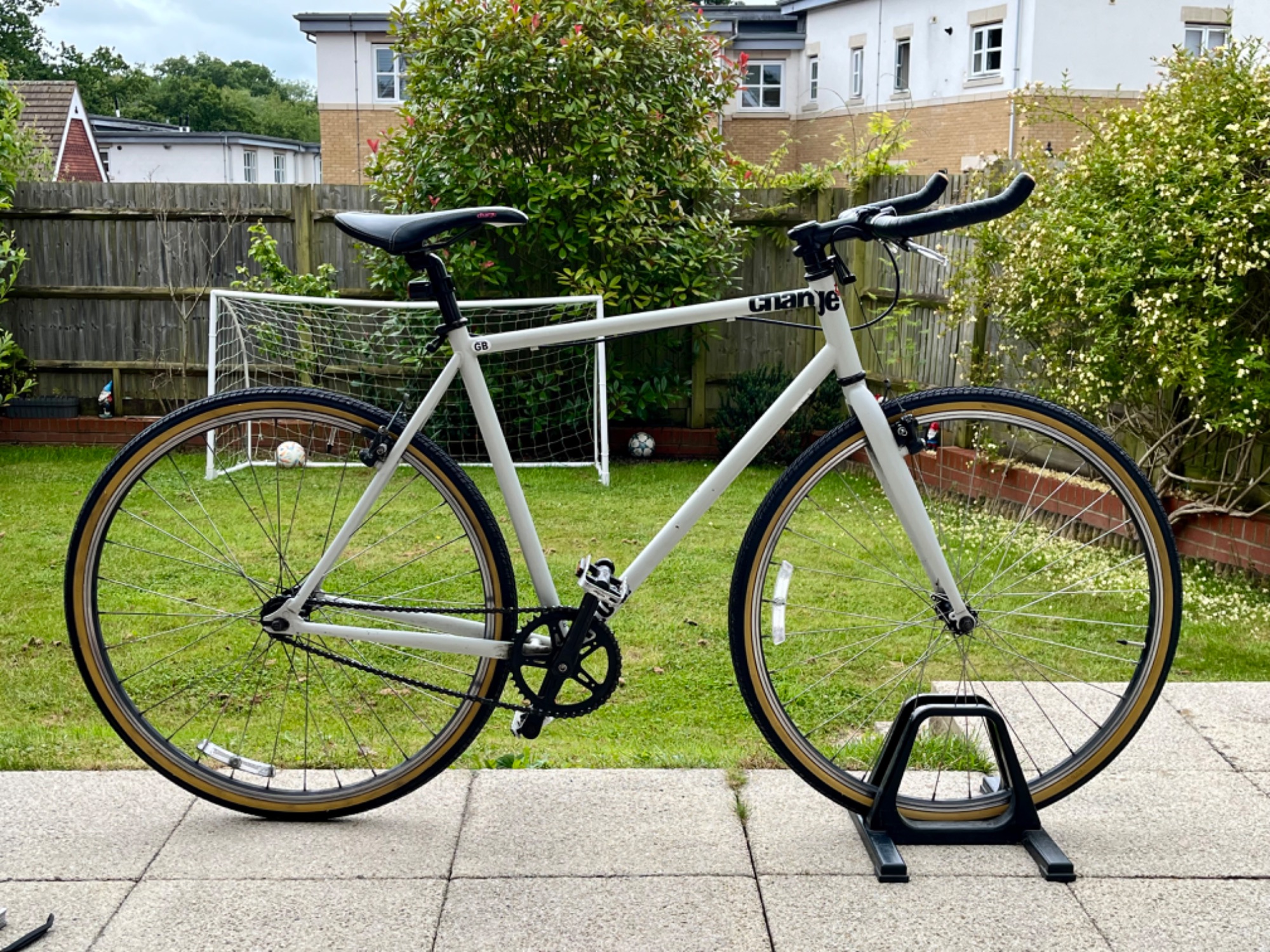 White single speed bike