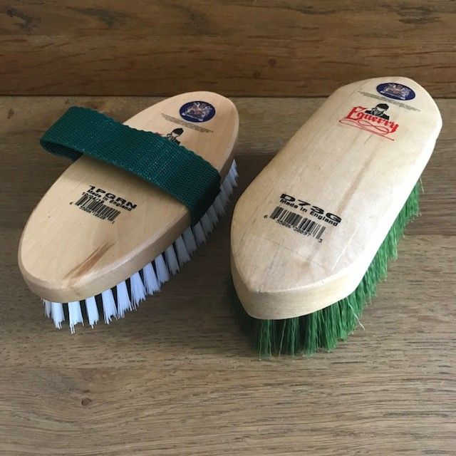 Body Brush and Dandy Brush Set, Vale Brothers, Equerry, Green