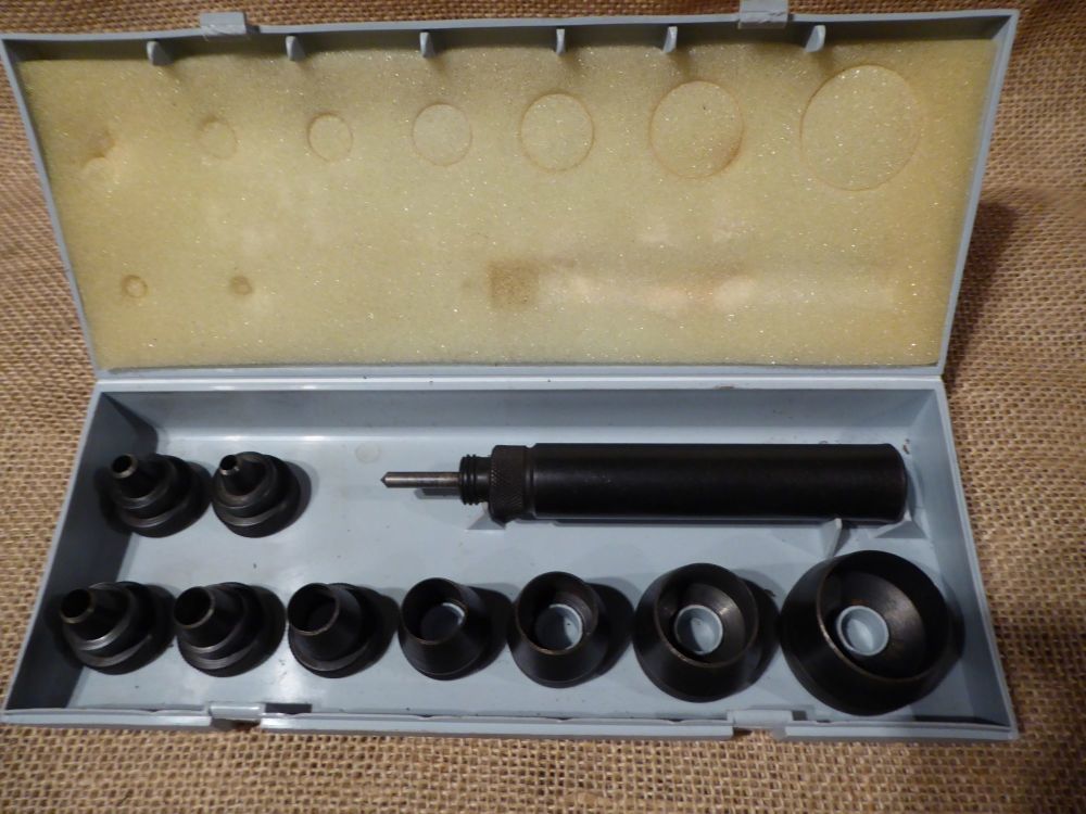 RS 732-139 Metric Wad Punch Kit - 5-32mm