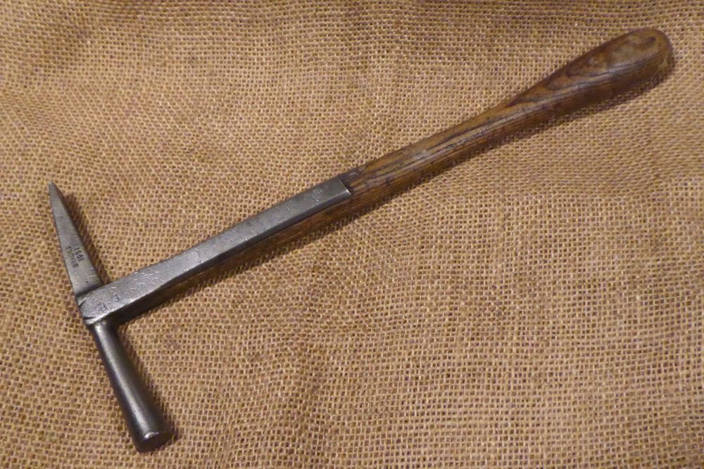 Brades G.P.O 1951 Strapped Hammer - 270 grams Total Weight