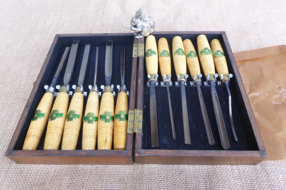 Boxed Set Of 12 Henry Taylor Acorn Brand Carving Tools