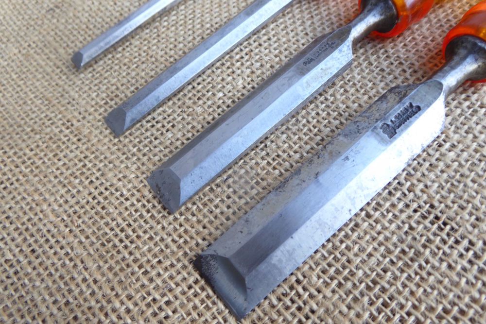 Set Of 4 I Sorby Split Proof Round Handle Bevel Edged Chisels