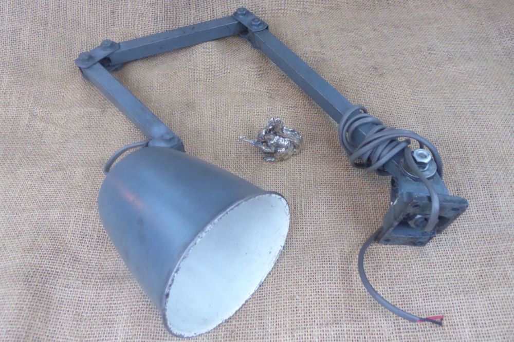 Vintage Memlite Machine Lamp / Light