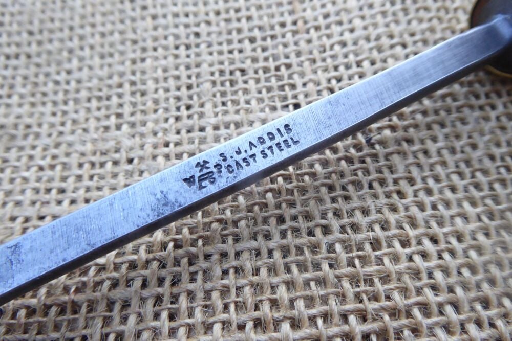 S J Addis No.21 3/4" Width Fish Tail Carving Tool