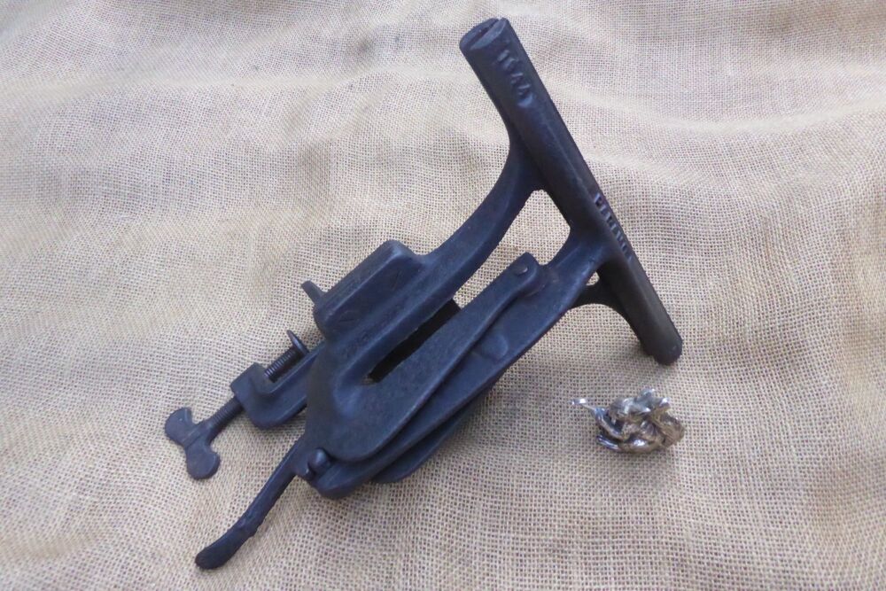 Vintage Paramo 1944 Saw Vice