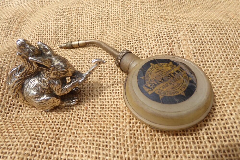 Valvespout Oiler By Muller