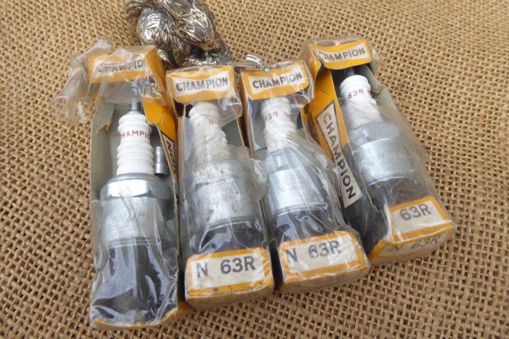 Original Old Stock Champion N 63 R Set Of 4 Spark Plugs