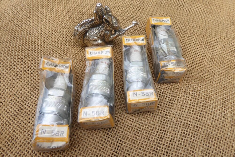 Original Old Stock Champion N 58 R Set Of 4 Spark Plugs