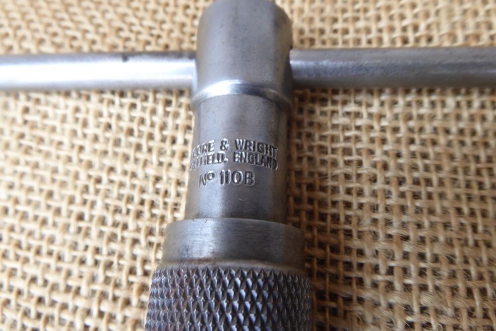 Moore & Wright No.110B Tap Holder