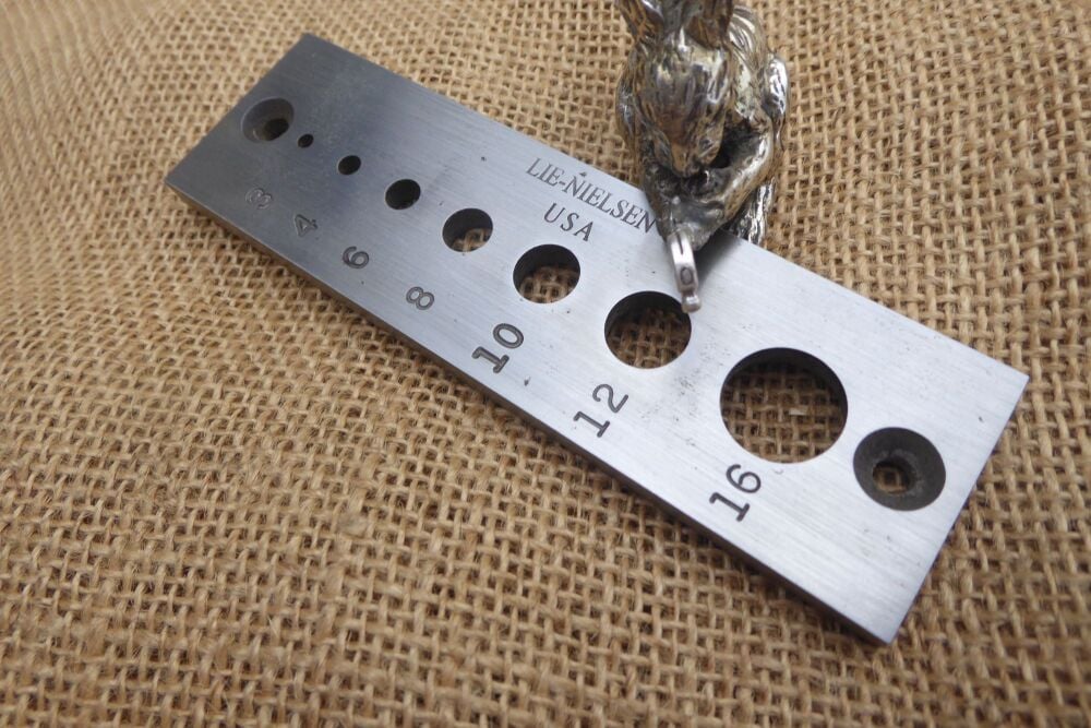 Lie Nielsen Metric Dowel Plate