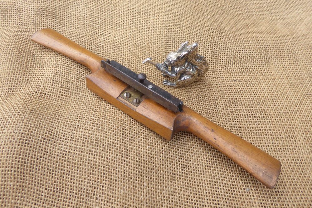 Unusual 2 1/2" Width Adjustable Spoke Shave