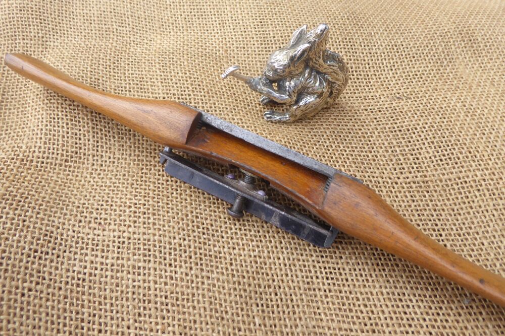 Unusual 2 1/2" Width Adjustable Spoke Shave