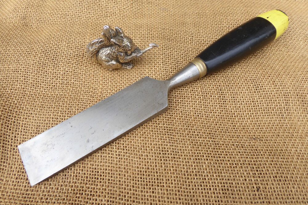 Footprint 1 1/2" / 38mm Firmer Chisel