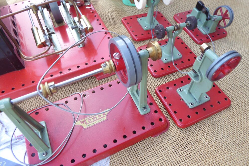 Mamod S.E.3 Steam Engine & Workshop With Mamod Sutcliffe Oiler