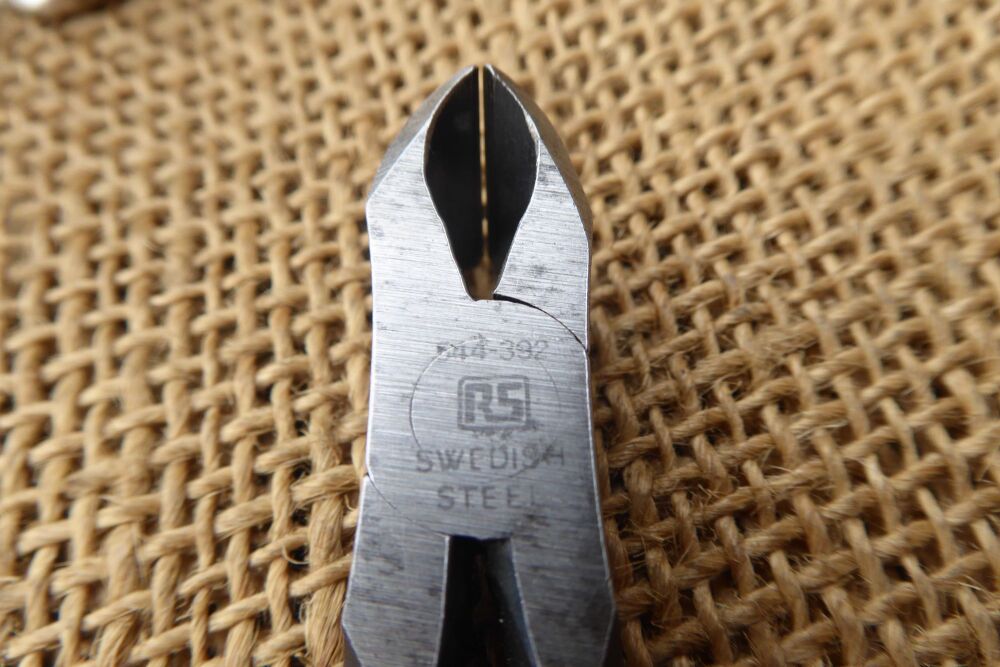 RS 544-392 Diagonal / Skew Cutters