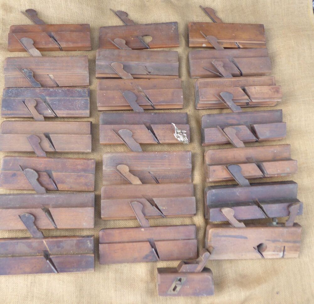 Job Lot Of 22 Wooden Moulding Planes Etc For Restoration