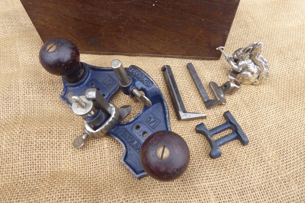 Record No.071 Router Plane With Depth Stop, Guide & Set Of 3 Irons - Missing 2 Screws