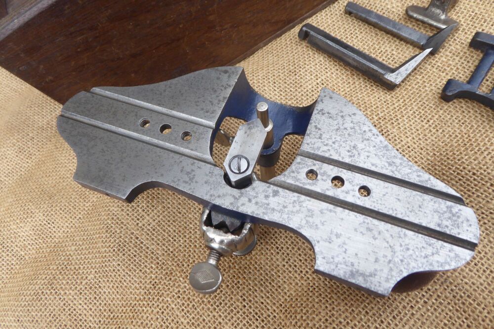 Record No.071 Router Plane With Depth Stop, Guide & Set Of 3 Irons - Missing 2 Screws