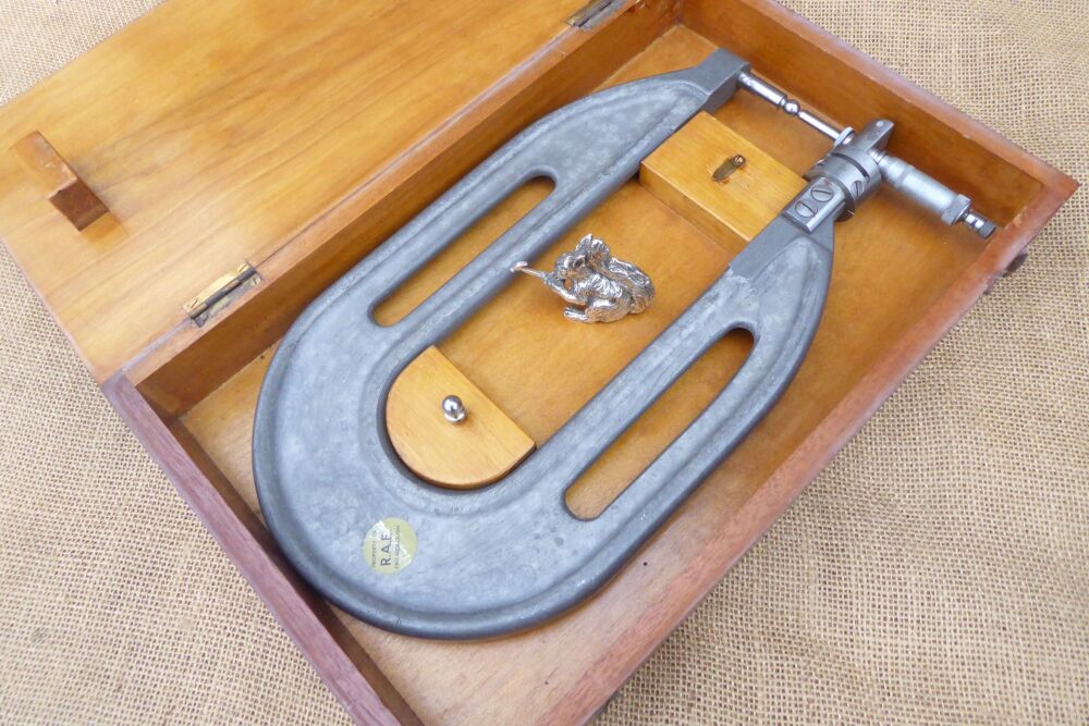 Royal Aircraft Establishment Plate Micrometer