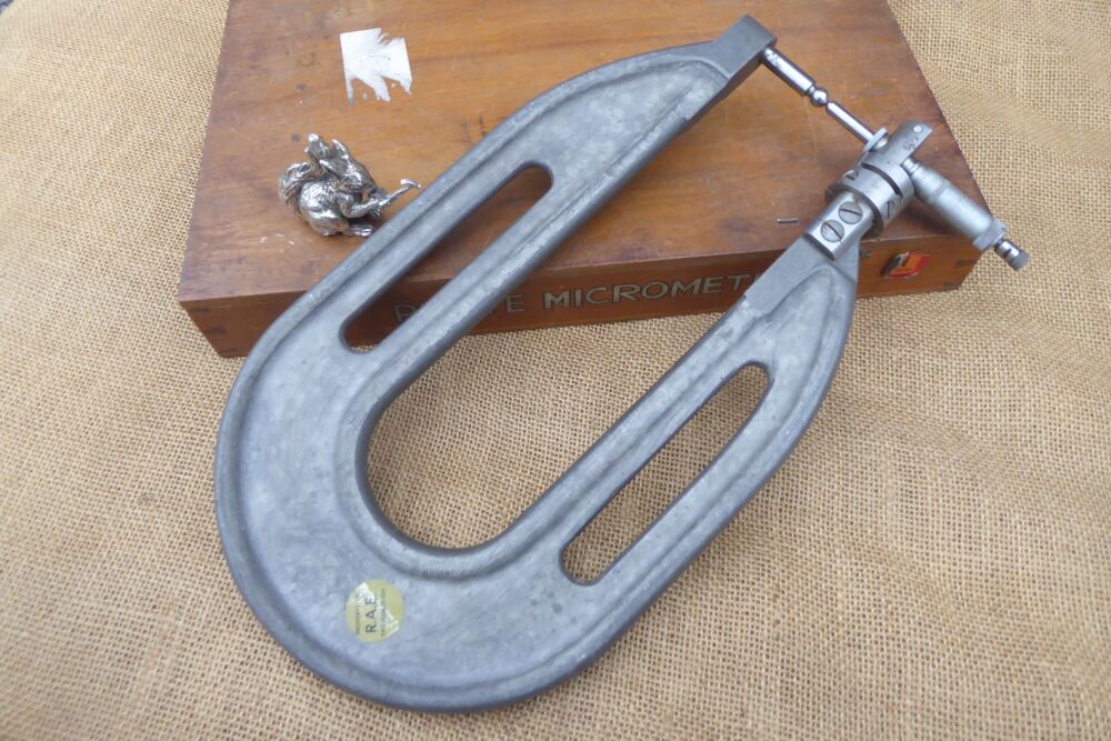 Royal Aircraft Establishment Plate Micrometer