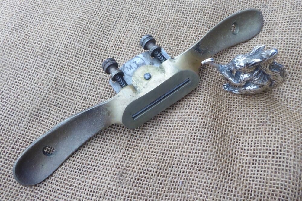 Macrome 2 1/8" Brass Flat Sole Spoke Shave