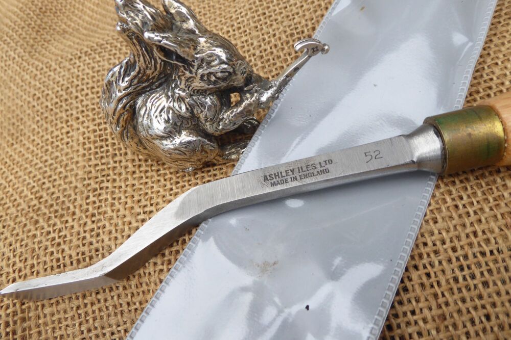 Ashley Iles 1/2" / 12mm Dog Leg Chisel No.52