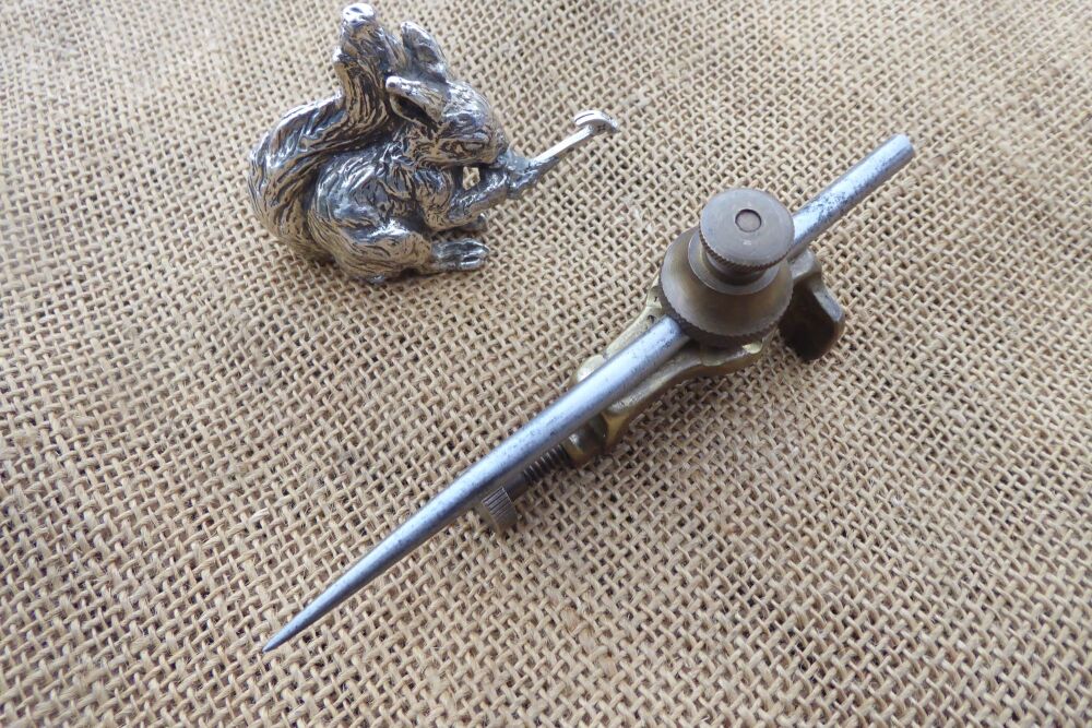 AM (Air Ministry) Marked 1943 Brass / Steel Trammel Head